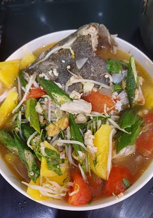 Hình của món Cá song nấu canh chua.