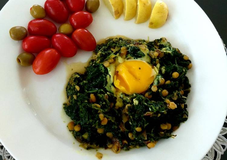 Recipe of Homemade Spinach and split peas with egg(tareh esfenaj)تره اسفناج