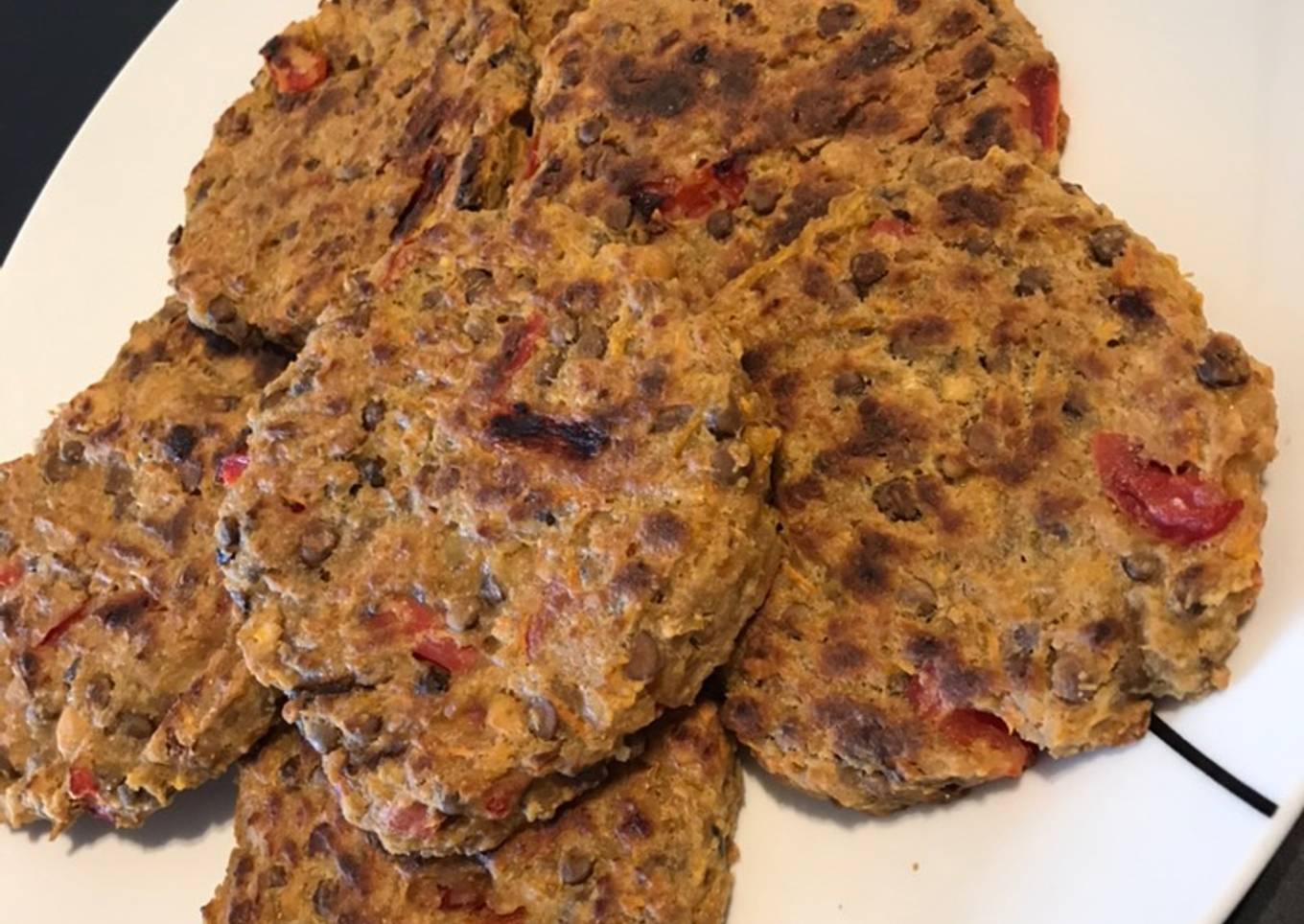 Hamburguesas de lentejas y garbanzos con vegetales