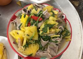 Tràng bò xào dứa