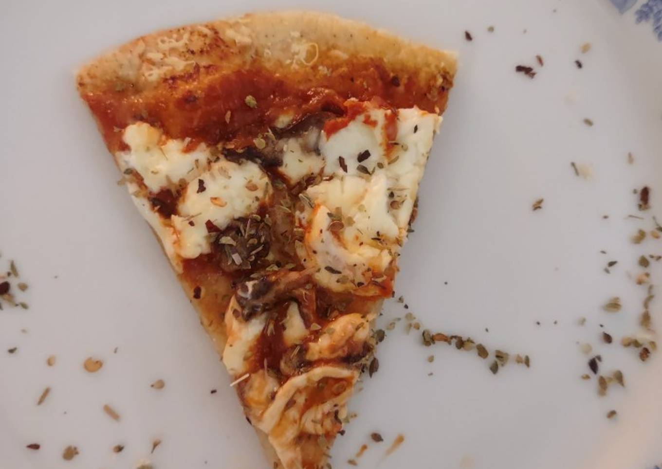 Basic But Tasty Thin Crust Pizza