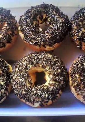 Foto resep Donat ubi jalar kuning toping ceres cokelat