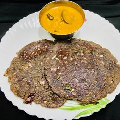 A picture of Ragi rotti.