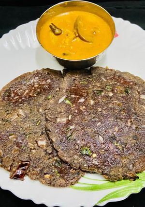 A picture of Ragi rotti.