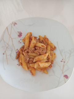 Una foto de Macarrones a la boloñesa