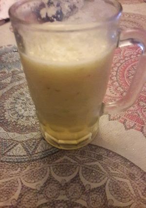 Una foto de Licuado pepino, pera y naranja