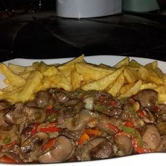 A picture of Arish and kidney sauce.