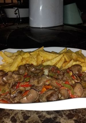 A picture of Arish and kidney sauce.