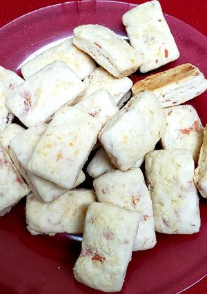 Una foto de Bizcochitos de jamón y queso🧀🐽