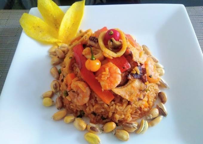 Arroz con Mariscos a base de crema de pimientos ??? Receta de Lily  Correa - Cookpad