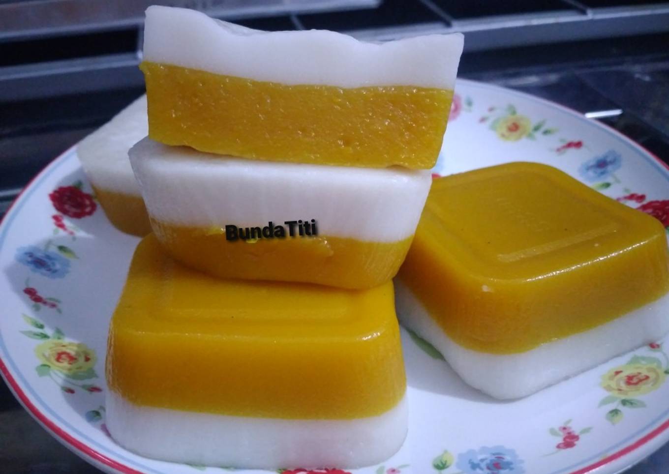 696.Kue Talam Labu Kuning