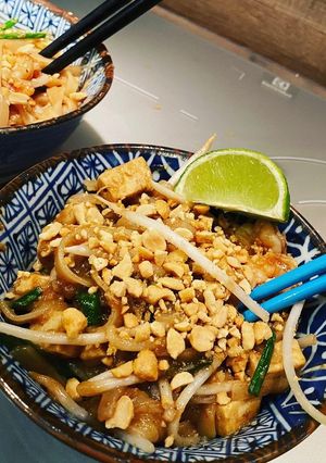 Une photo de Pad Thaï aux crevettes 🍤
