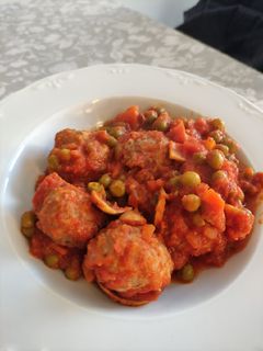 Una foto de Albóndigas a la Jardinera