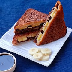 A picture of Banana Nutella Caramelised Toast.