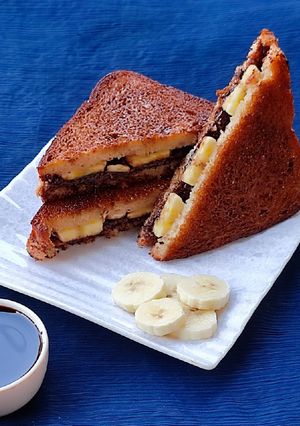 A picture of Banana Nutella Caramelised Toast.