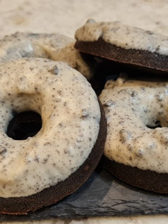 Una foto de Donuts de Oreo al horno con 4 ingredientes