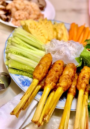 Hình của món 🍢Nem lụi.