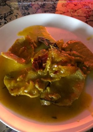 Una foto de Cinta de lomo en salsa