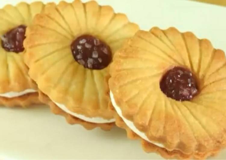 Recipe of Great Jim jam biscuit Cooking Basics for Beginners