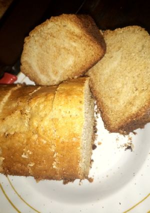 A picture of Vanilla /cinnamon cake.