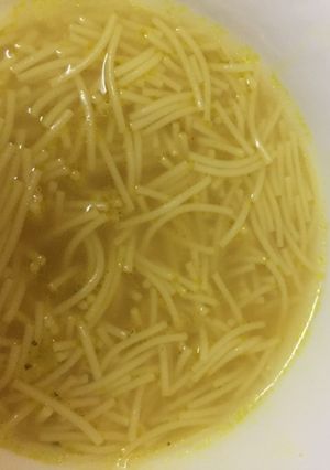 صورة لوصفة شوربة شعريه سريع جدا