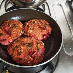 A picture of Cottage cheese beetroot tikki.