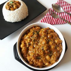 A picture of Chole Tikka Masala.