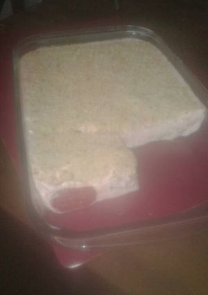 Una foto de Postre helado de yogurt y galletas