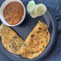Bathua paratha A picture of Bathua paratha.