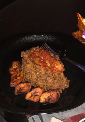A picture of Beans and Fried Plantain.