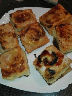 Una foto de Bizcochos borracho de yema tostada
