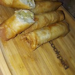 A picture of Chicken Aloo Roll.
