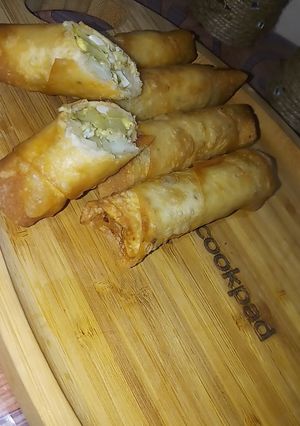 A picture of Chicken Aloo Roll.