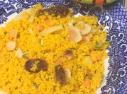 Una foto de couscous con frutos secos