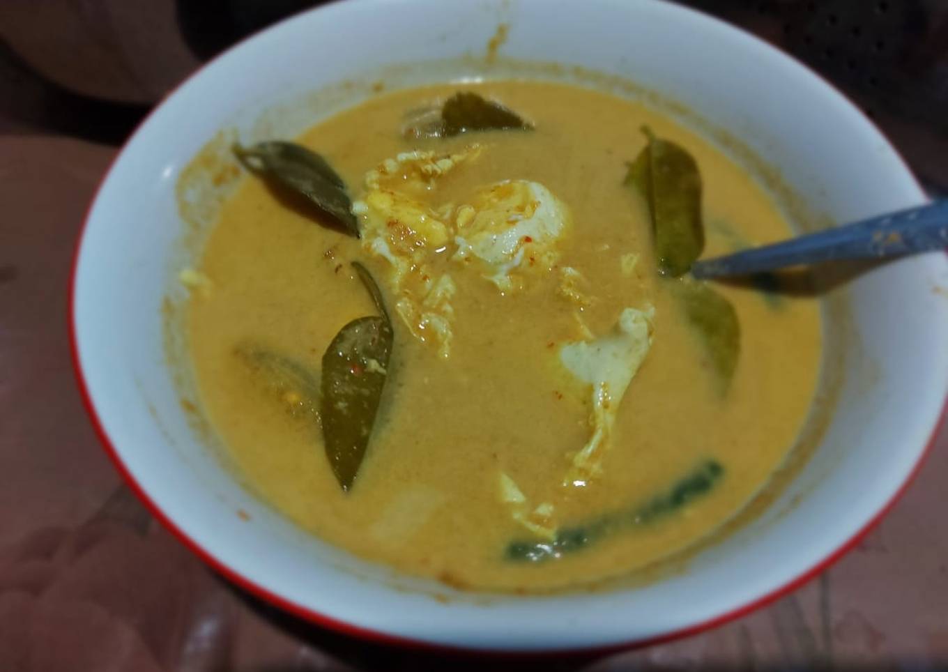 Boh Manok Teupeuleumak (Telur Ayam Kuah Santan)