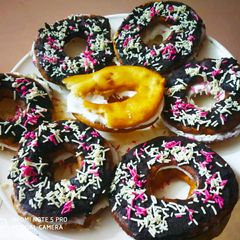 A picture of Chocolate donuts.