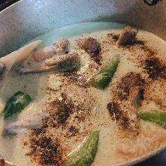 Cheesy Creamy White Chicken Karahi A picture of Cheesy Creamy White Chicken Karahi.