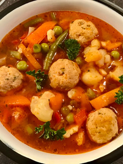 Zöldségleves húsgombóccal recept fotója