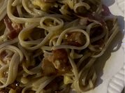 Una foto de pasta carbonara panceta