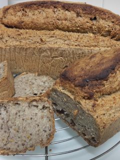 Una foto de Pan de semillas de trigo sarraceno con chía y lino dorado