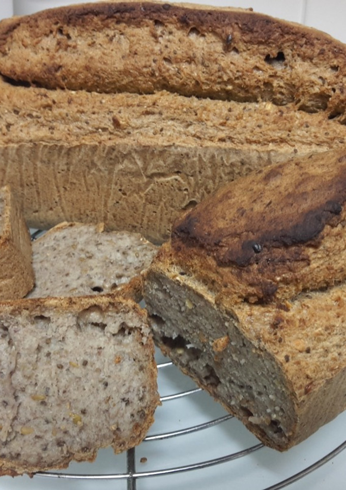Una foto de Pan de semillas de trigo sarraceno con chía y lino dorado