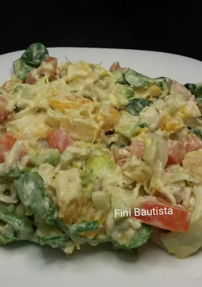 Una foto de Ensalada con pollo