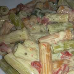 Foto principal de Pasta con pimientos y espinacas 🍴