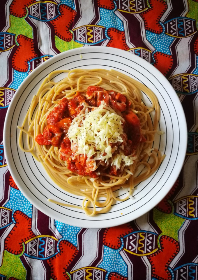Una foto de Espaguetis boloñesa vegetarianos