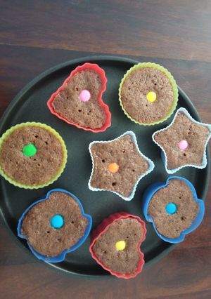 एगलेस वनीला मफिन्स (Eggless vanilla muffins recipe in Hindi) रेसिपी मुख्य फोटो