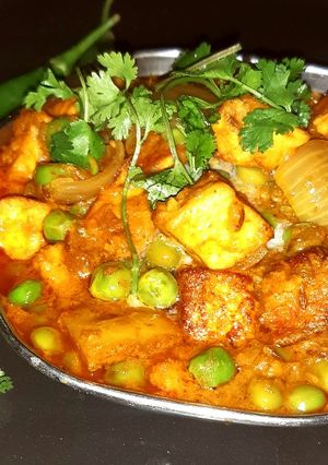 A picture of Kadai Matar Paneer.