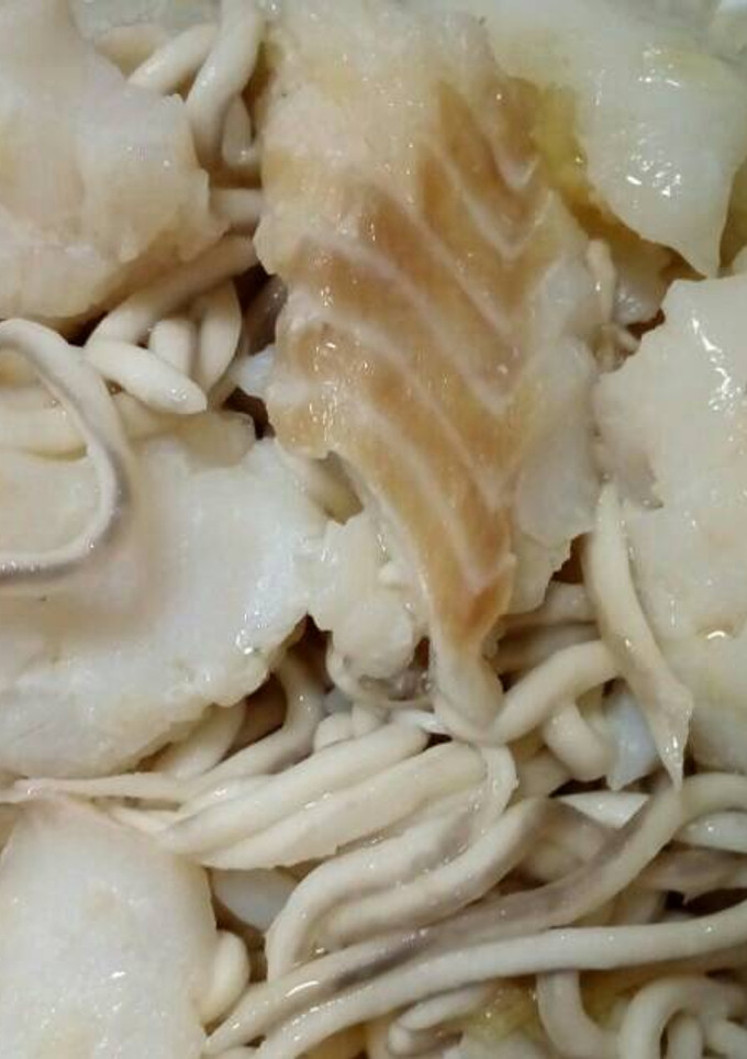 Una foto de Bacalao fresco con anguriñas