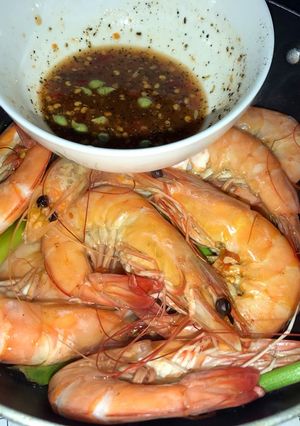 Hình của món Tôm hấp xả.