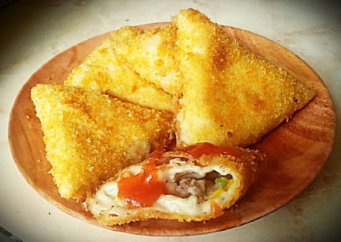 Resep Risoles Segitiga Isi Ragout Daging Sayur Oleh Devi Kurniawati