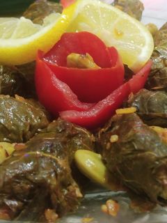 صورة لوصفة دولمة او ملفوف ورق العنب حامض حلو